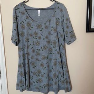 Lularoe tee 2xl